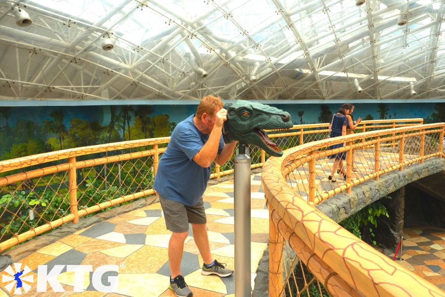 Dinosaurier-Gesicht im Zoo von Pjöngjang in Nordkorea